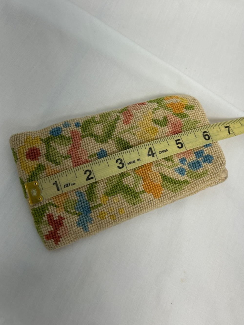 Vintage Floral Needlepoint Glasses Case in Beige, Green, Blue, Yellow, Pink - Picture 4 of 6